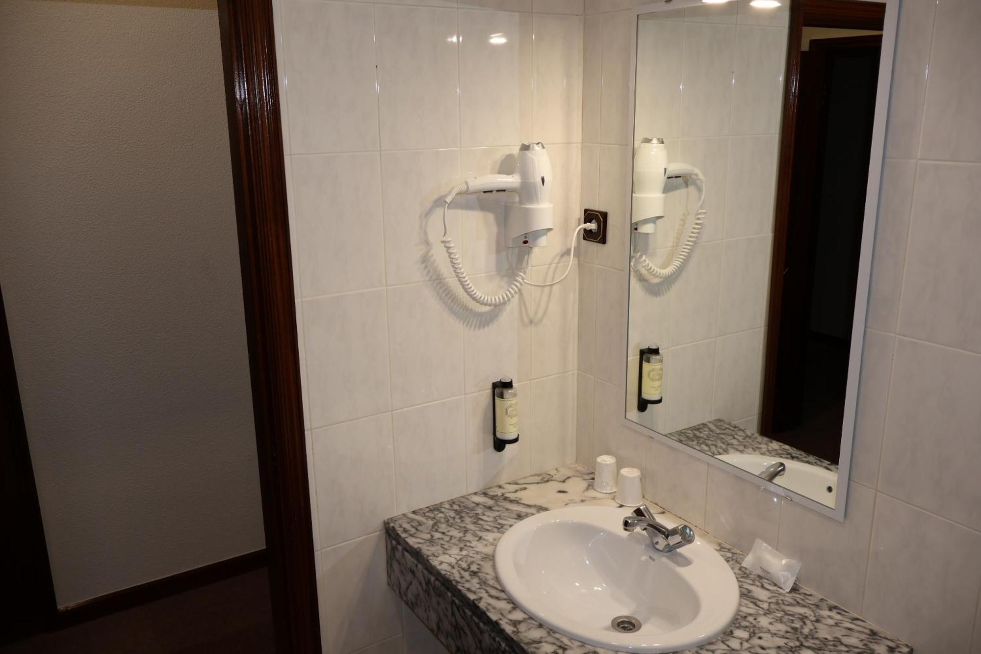 Hotel Santhyago Trofa Luaran gambar