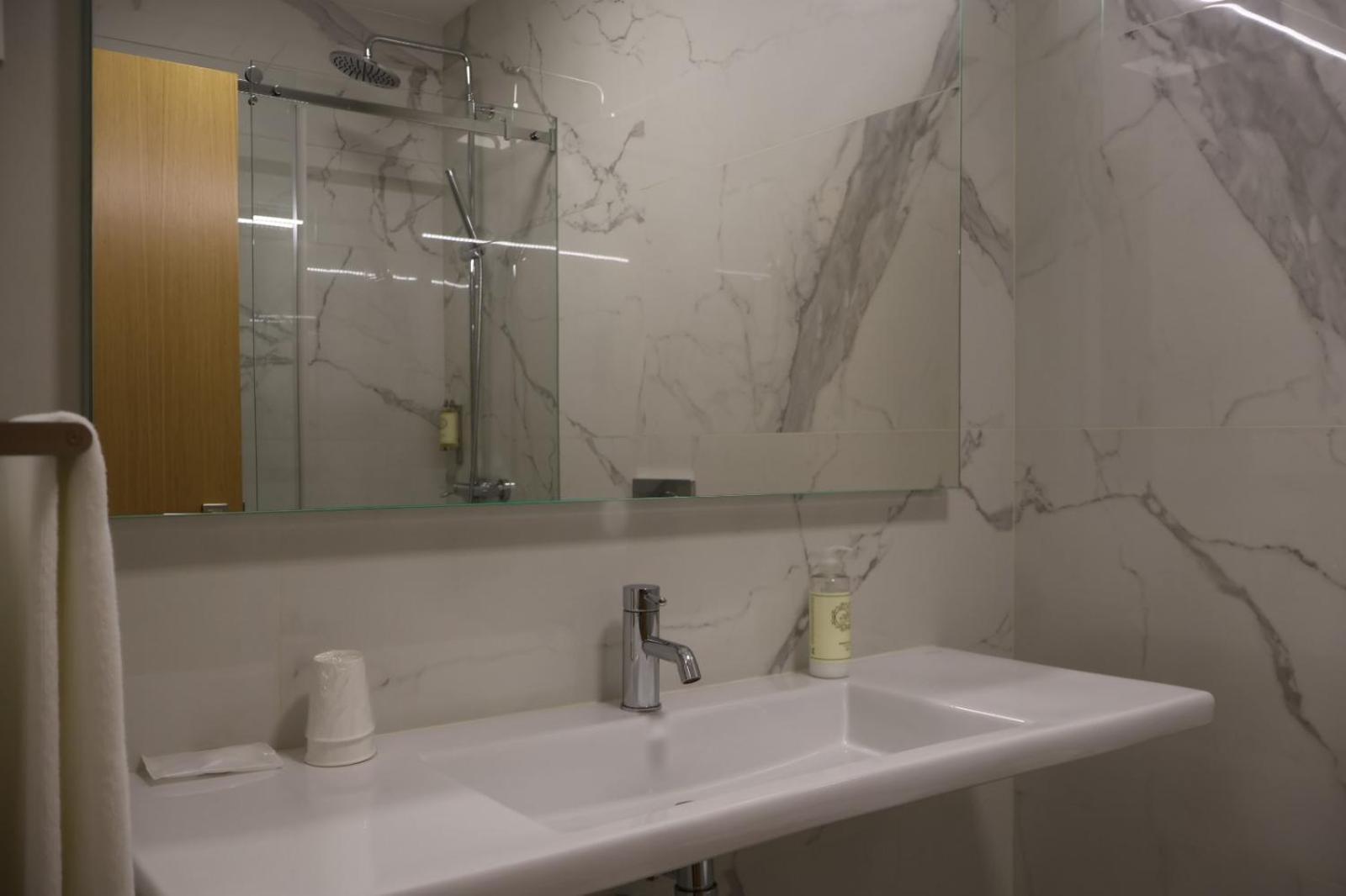 Hotel Santhyago Trofa Luaran gambar